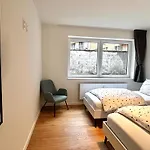 Beautiful Apartment With Parking Close To The Sea & City Center