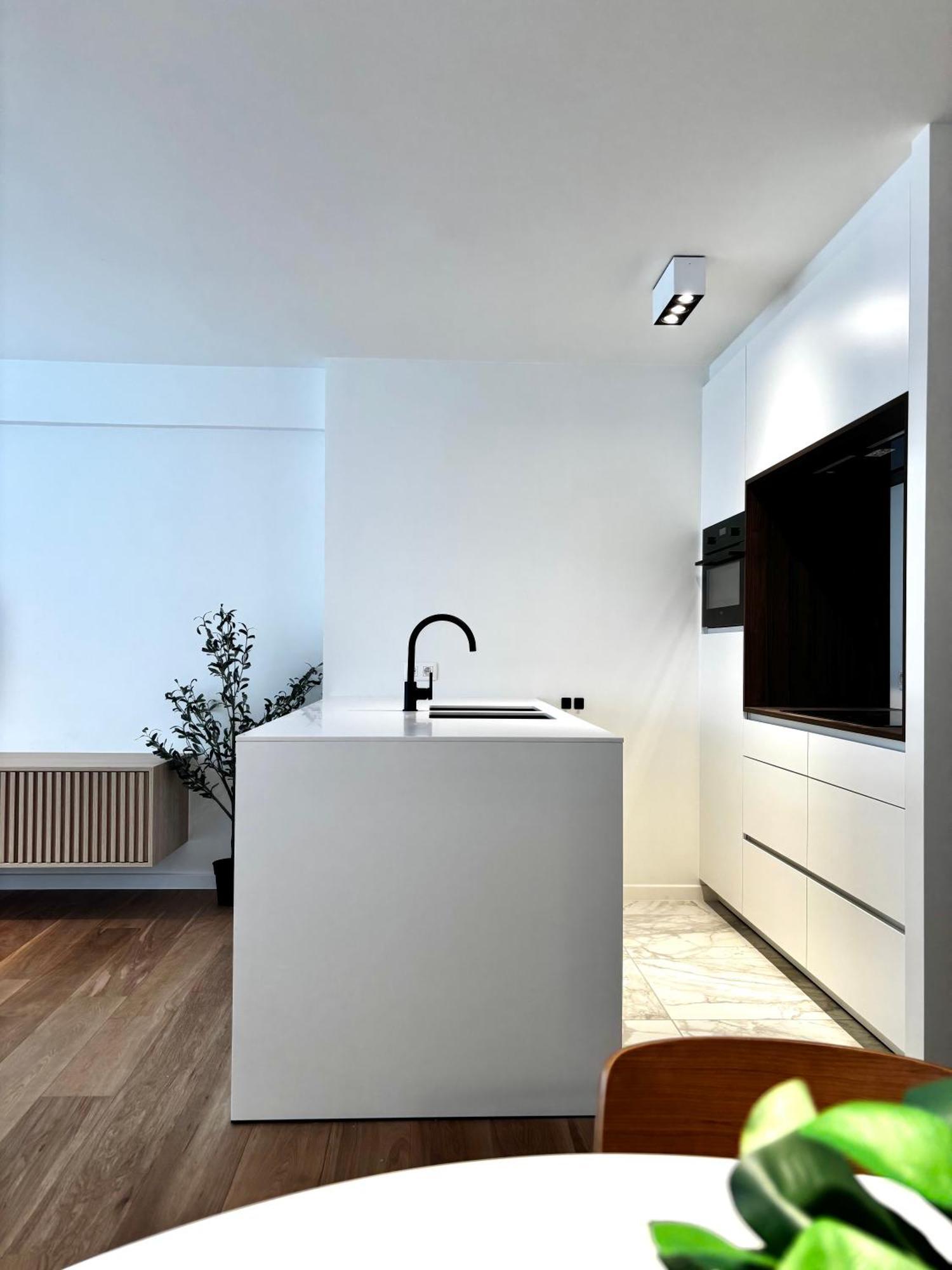 Beautiful With Parking Close To The Sea & Center Ostende
