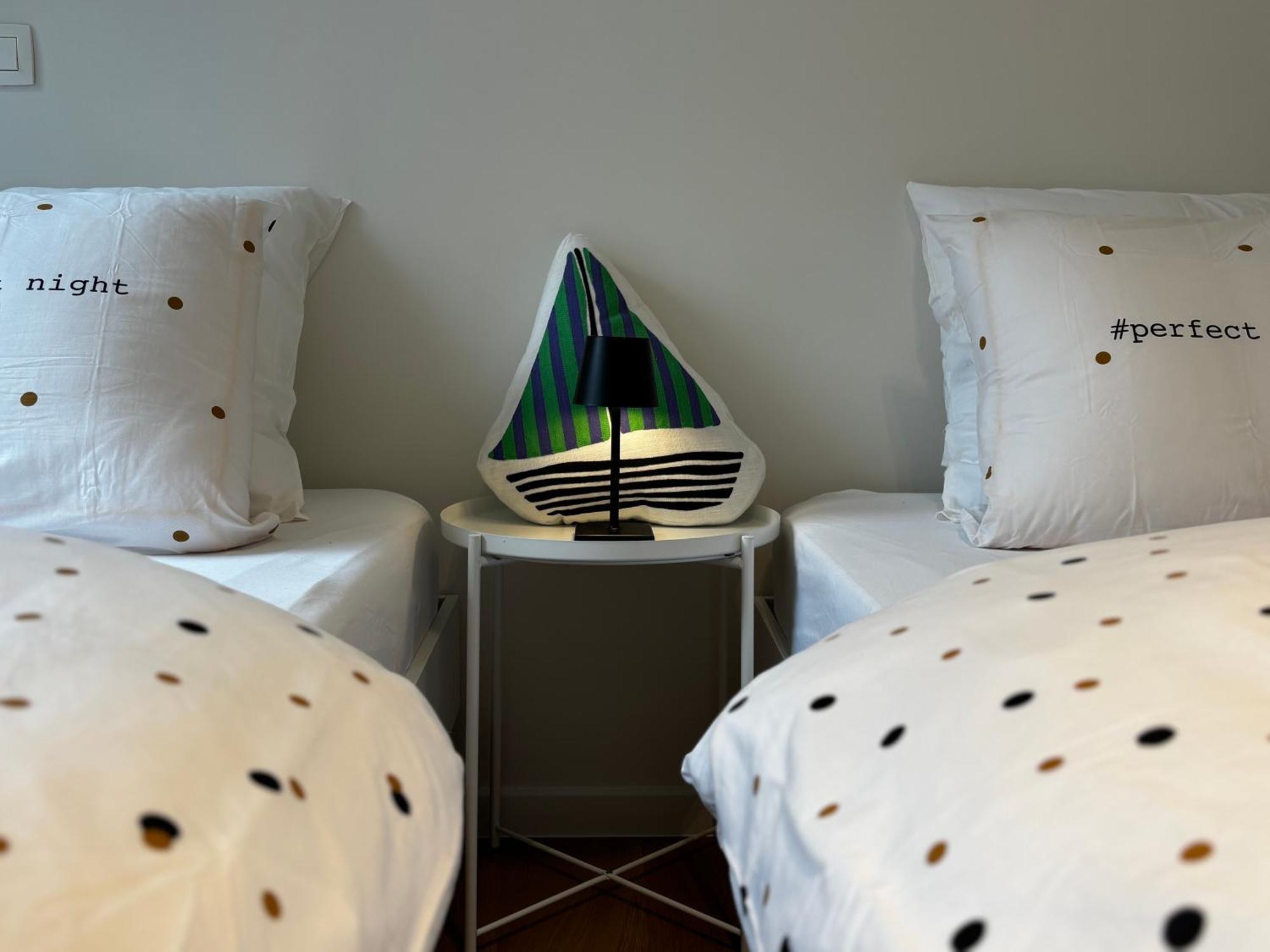 Beautiful With Parking Close To The Sea & Center
